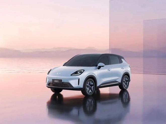 这次五菱造了辆不一样的纯电小车凯发平台缤果S 688万起预售(图6) 这次五菱造了辆不一样的纯电小车凯发平台缤果S 688万起预售(图6)